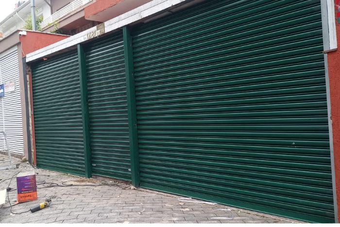 CONSERTO DE PORTAS 4 Portão de aço de enrolar automático e correr